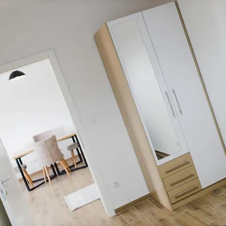 Class Apartment