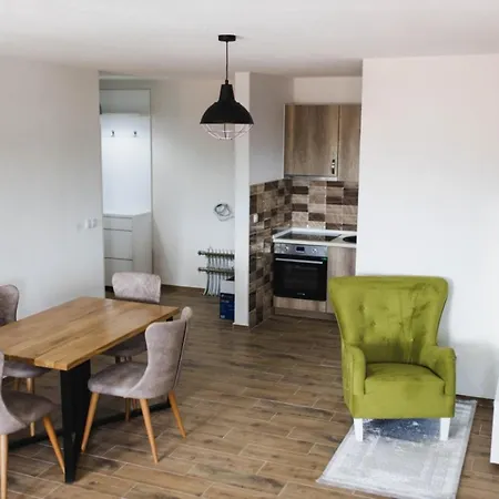 Class Apartment